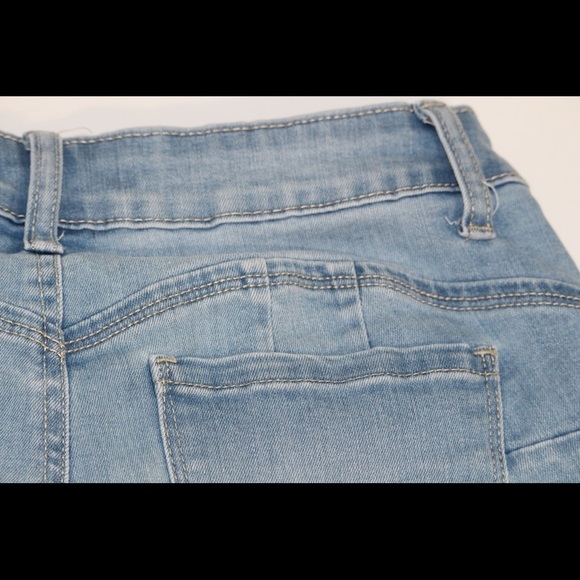 Women’s Small Light Blue Denim Shorts - Picture 4 of 6